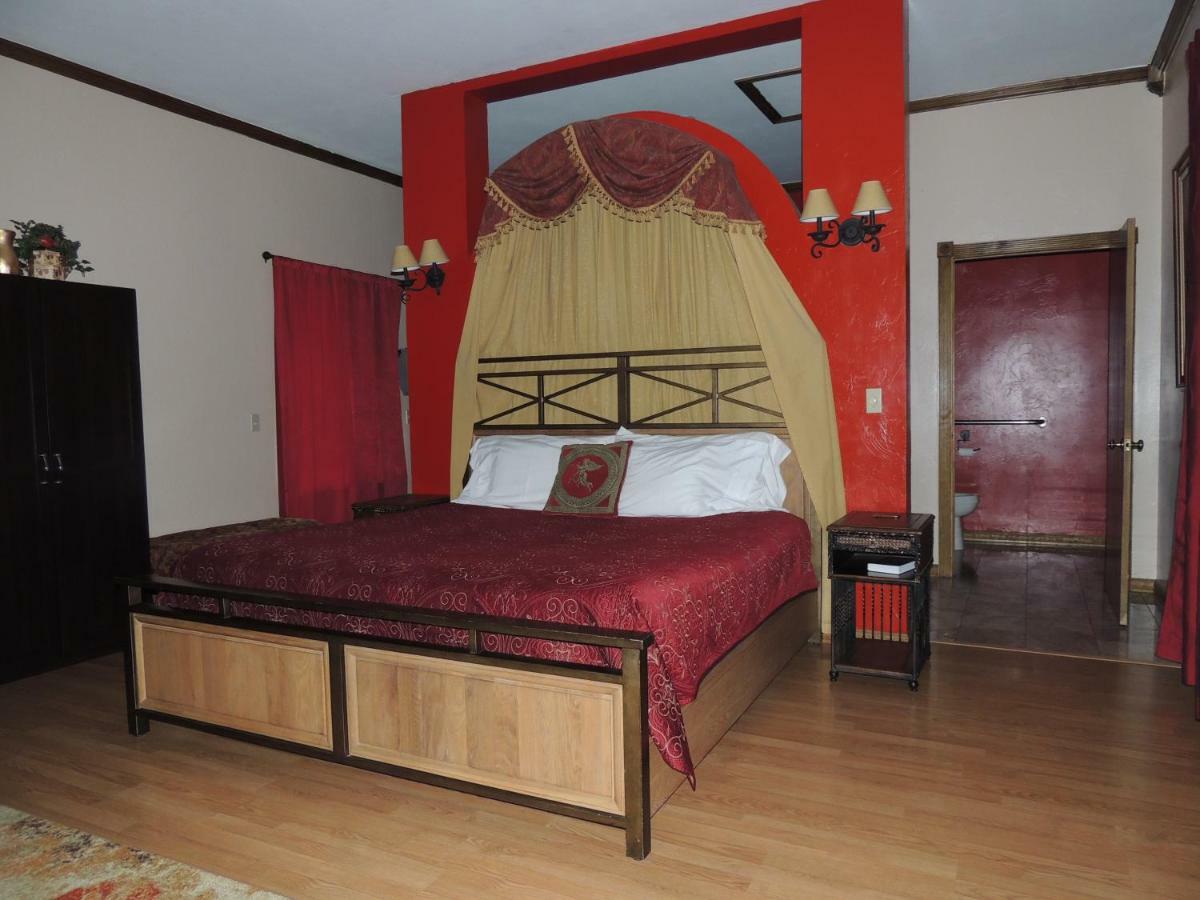 The Whispering Pines Inn Norman Bagian luar foto