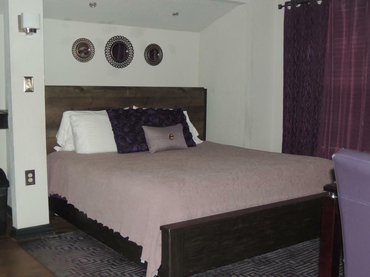 The Whispering Pines Inn Norman Bagian luar foto