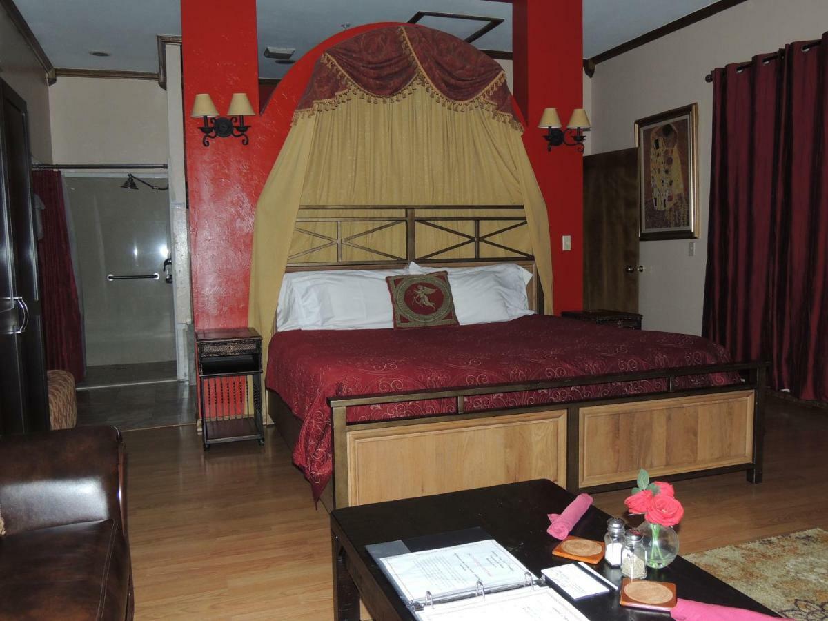 The Whispering Pines Inn Norman Bagian luar foto