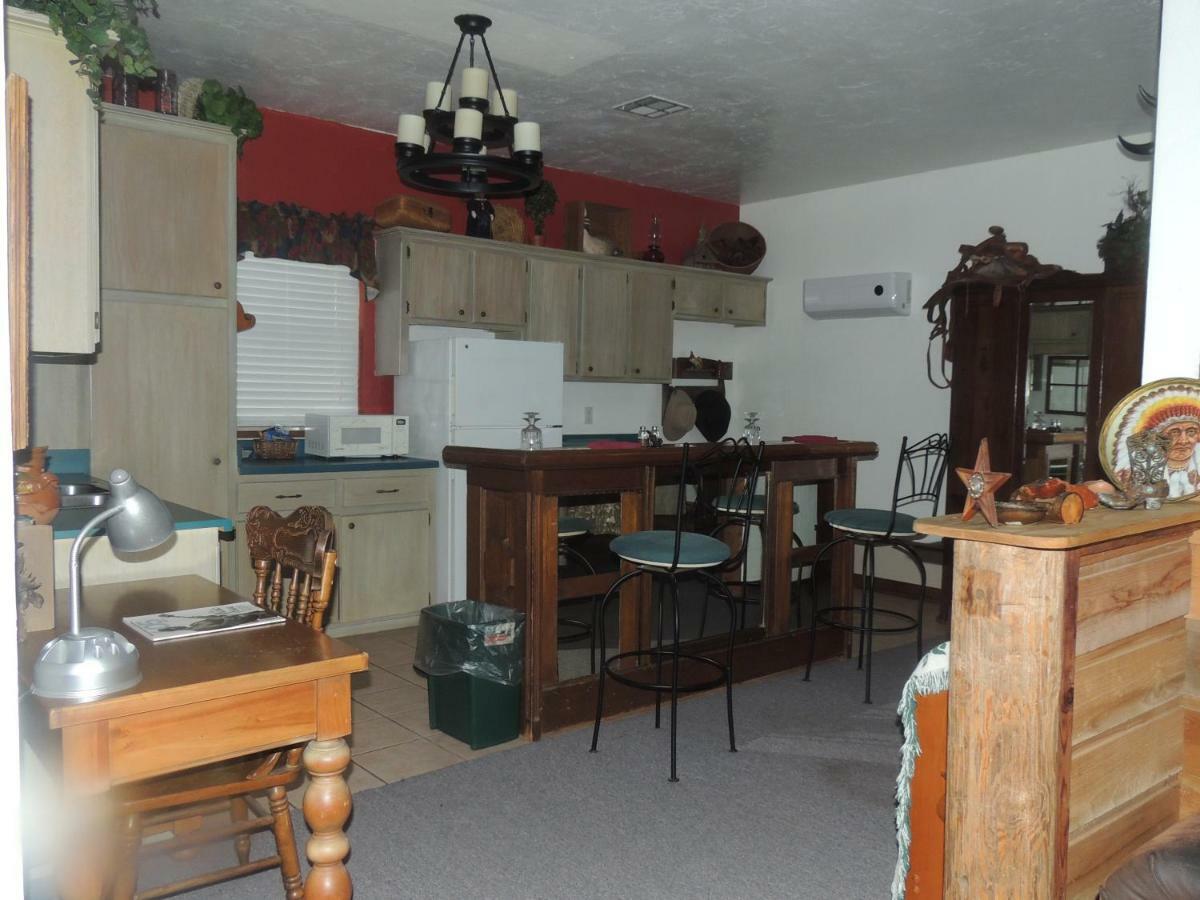 The Whispering Pines Inn Norman Bagian luar foto