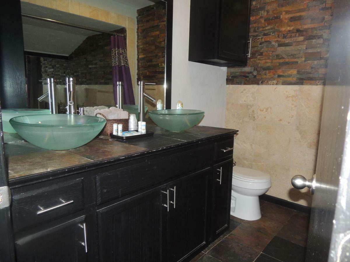The Whispering Pines Inn Norman Bagian luar foto