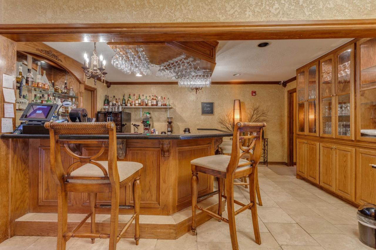 The Whispering Pines Inn Norman Bagian luar foto